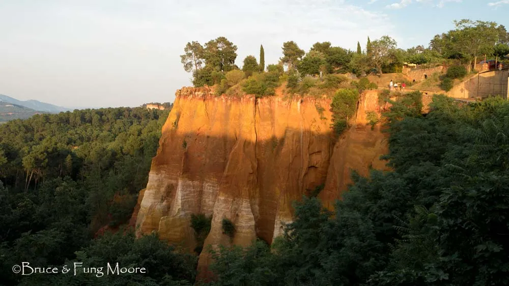 The ochre cliffs of Roussillon