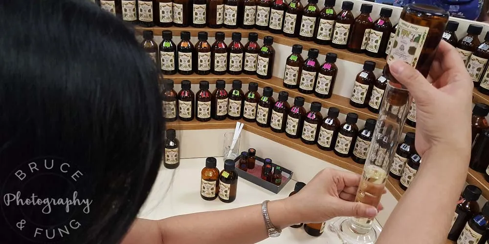 measuring scents to mix at Galimard
