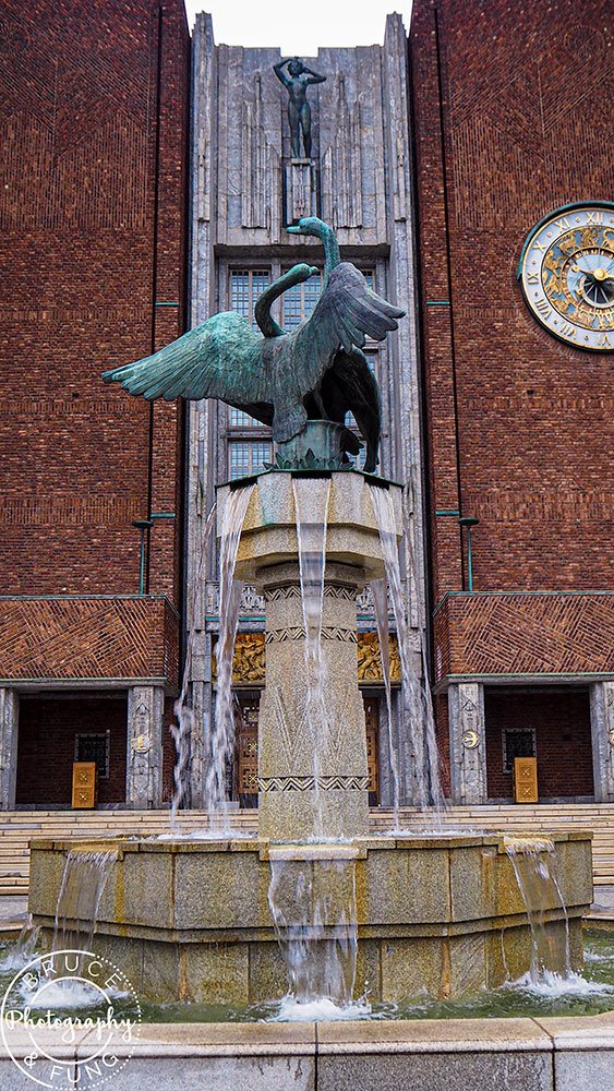 The exterior of the Oslo Rådhuset (City Hall)